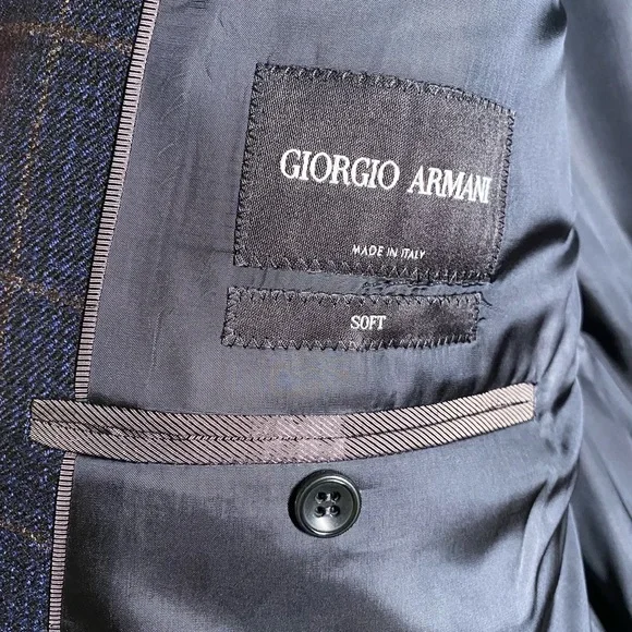 Giorgio Armani Men’s blazer size 58R- blue with brown detail